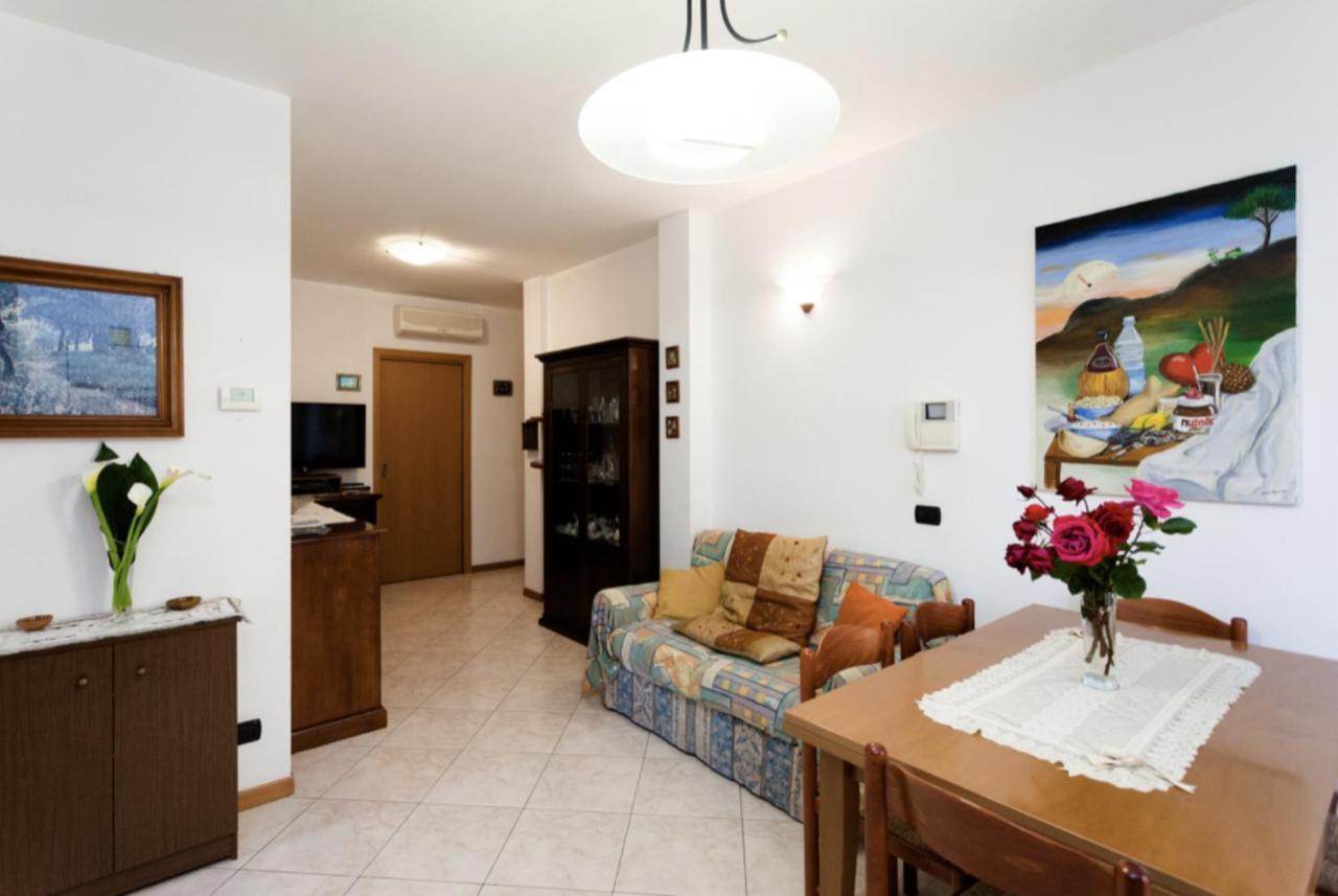 Relax In Collina Apartment Misano Adriatico Exterior foto