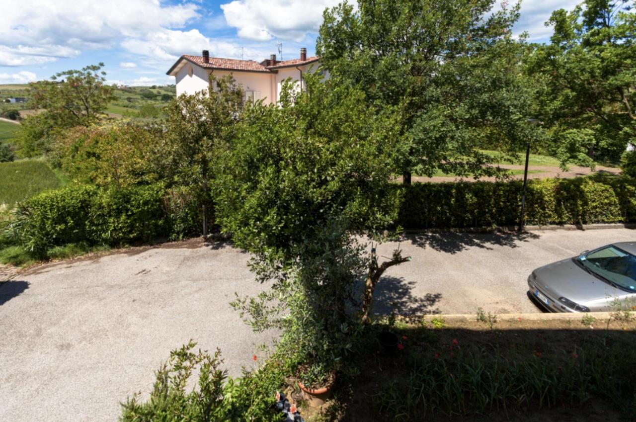 Relax In Collina Apartment Misano Adriatico Exterior foto